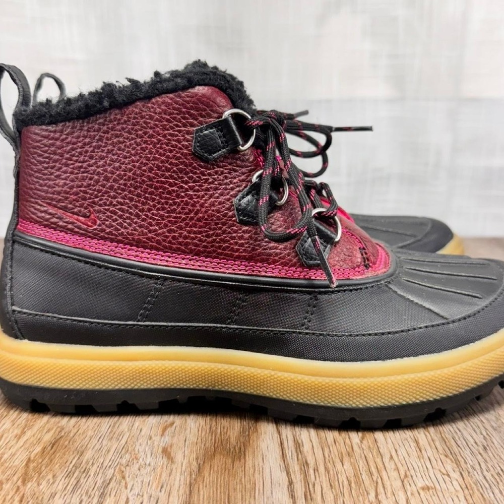 Nike Womens 6.5 Snow Boots ACG Woodside II Burgundy Black Leather 537345-660